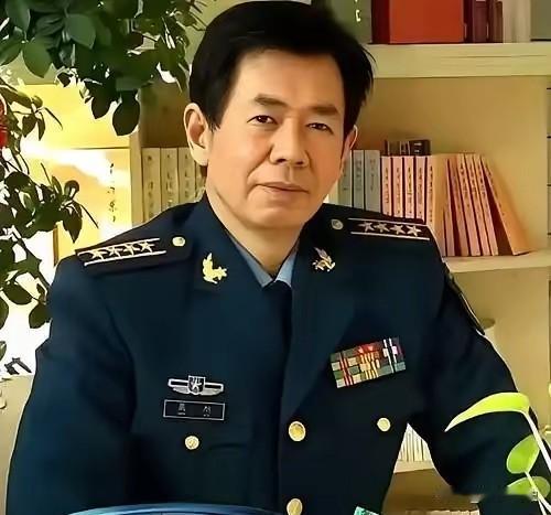 炮口都已经死死怼到脑门上了，上头竟然还急吼吼地喊着：“别开火！等人家先打！”
你
