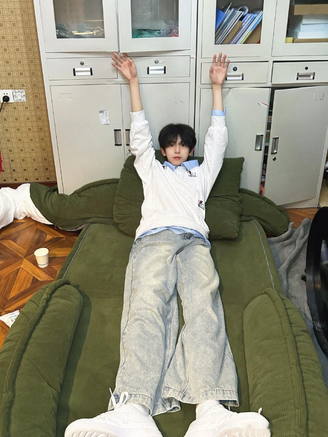 从前有个男孩…… 