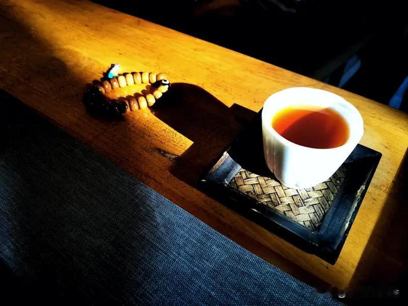 经常说“随缘”，随的到底是什么呢？我觉得随的是一种心境，一种不强求的豁达。就像找