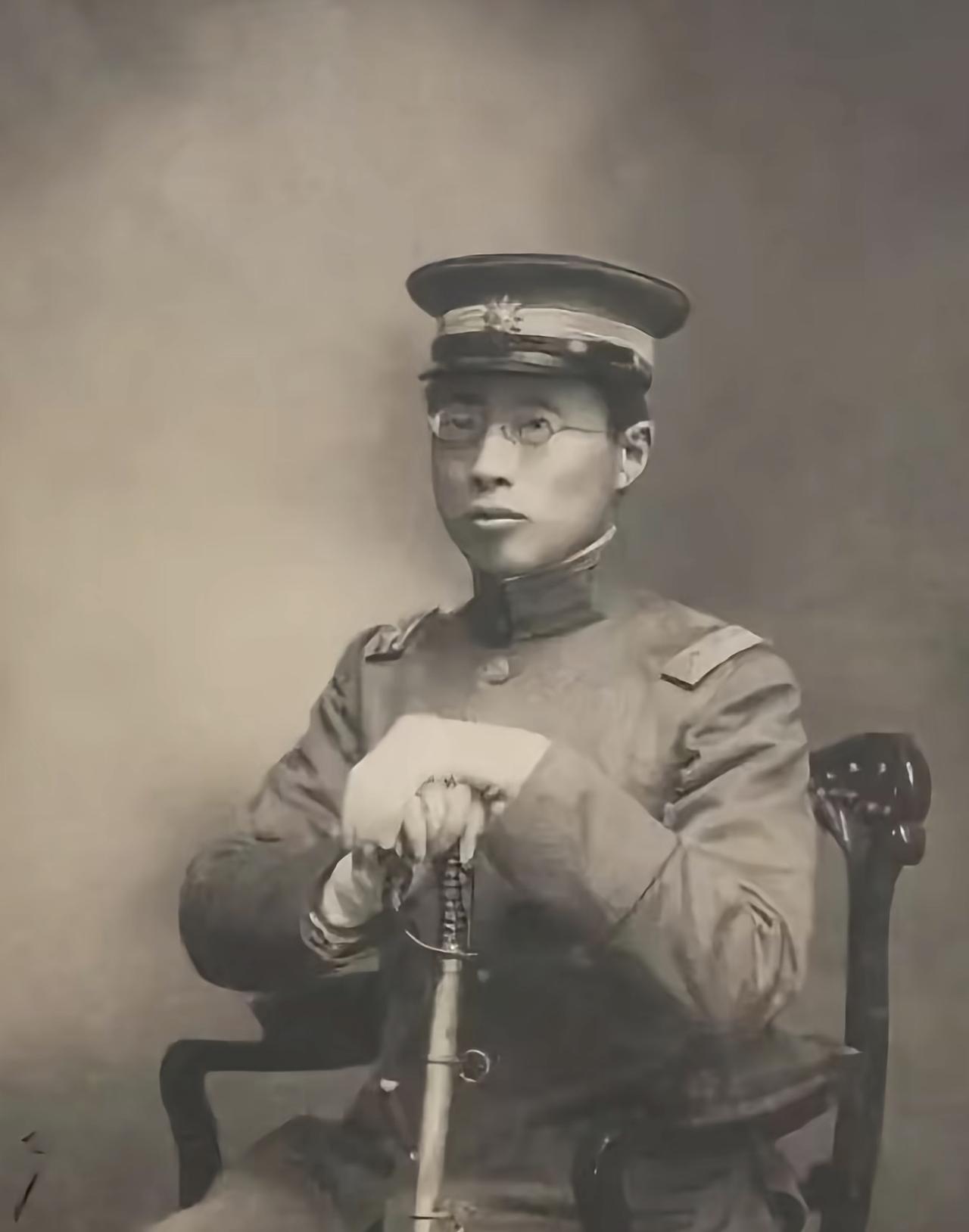 很多人知道蒋介石的结拜大哥来头大，却很少有人知道他遇刺后，横尸上海街头3天没人敢