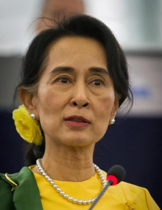 菲律宾借东盟主席身份要求见昂山素季，缅甸直接回绝：刑期没结束，外方免谈

一边拒