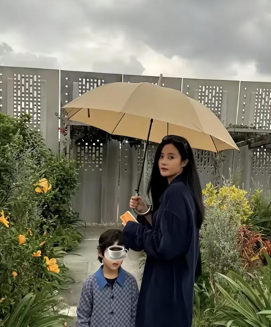 38岁再度幸福的刘诗诗
给姐妹们说句体己话
感情可以慢慢培养，婚礼可以简办，但幸