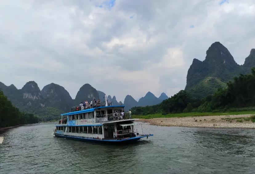 别总想着带孩子旅游见世面了
以前我一直以为多带孩子出去旅游，可以帮他开阔眼界。
