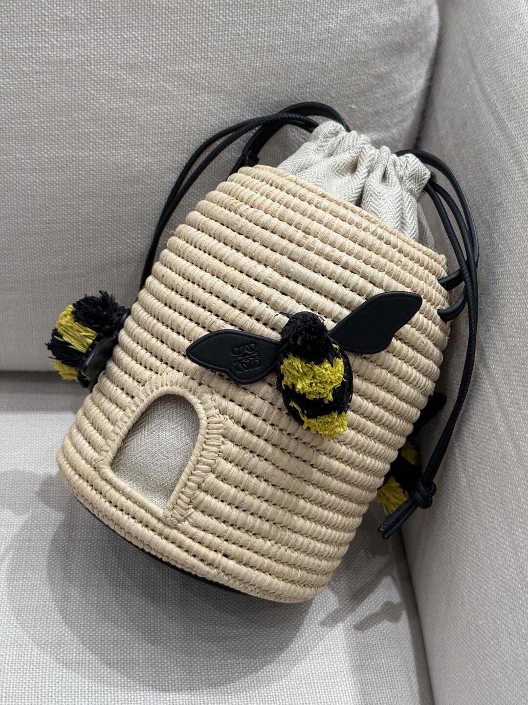 LOEWE罗意威 paula's🐝草编蜜蜂蜂巢包🍯