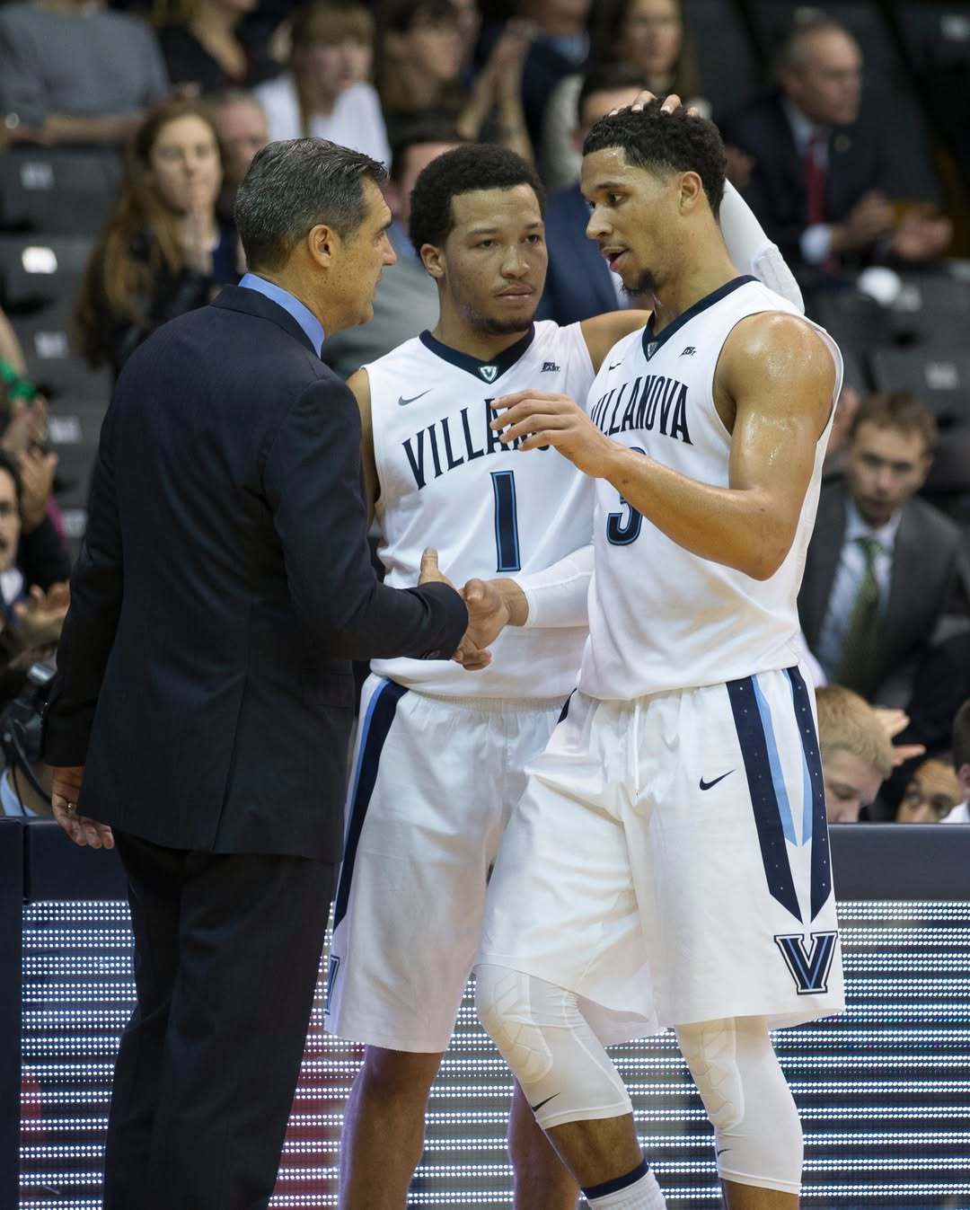 大学校友，现在一起在NBA冲进总决赛，很美好的故事。NBA
