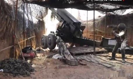 岁末的俄乌战场打得更激烈了，双方一边抢地盘一边抄后路，你来我往互不相让。
 
俄