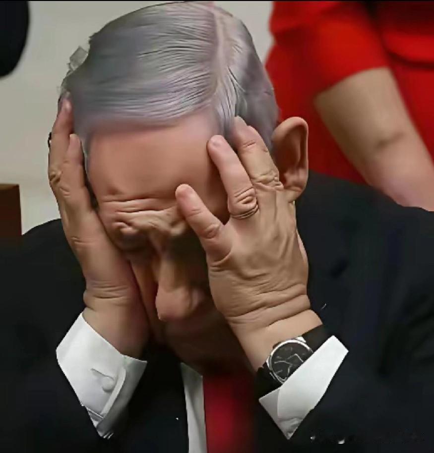 《青玉案·感中东战事》
 
黄沙漫卷狼烟骤，断雁唳、残阳瘦。古漠孤城凝血锈。哭墙