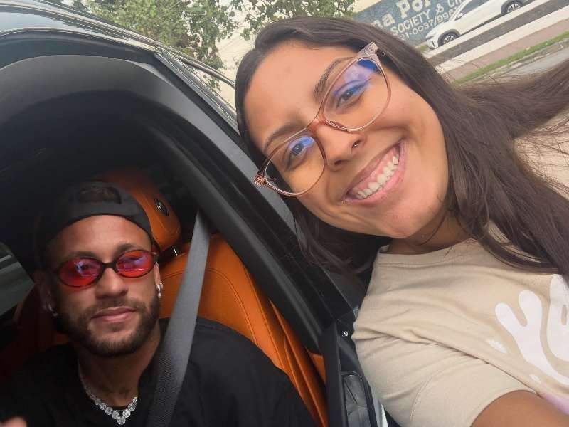 neymar[超话] 幸运女球迷内马尔 ​​​