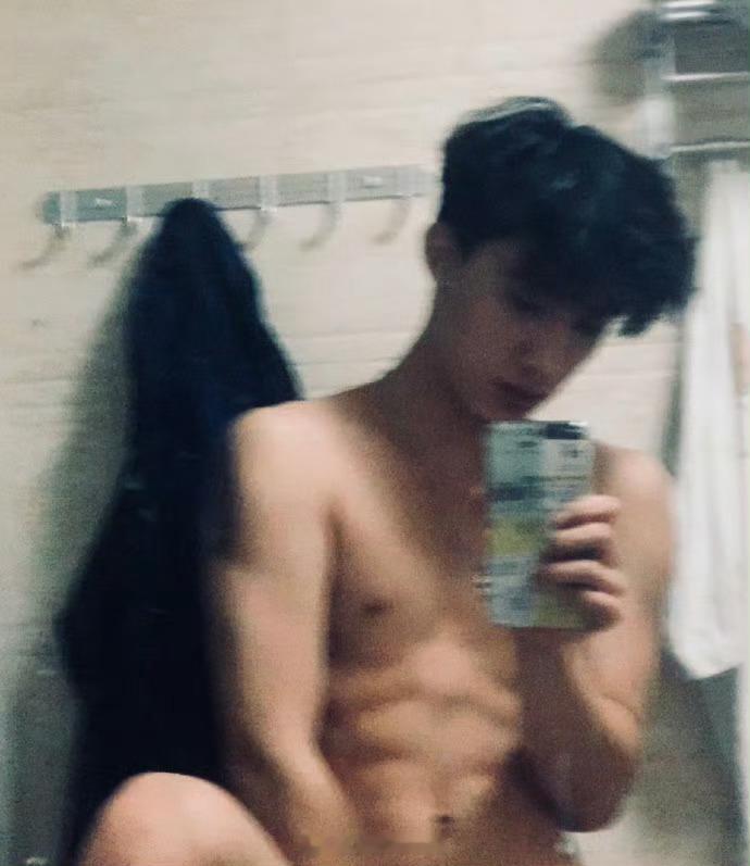 🤳 