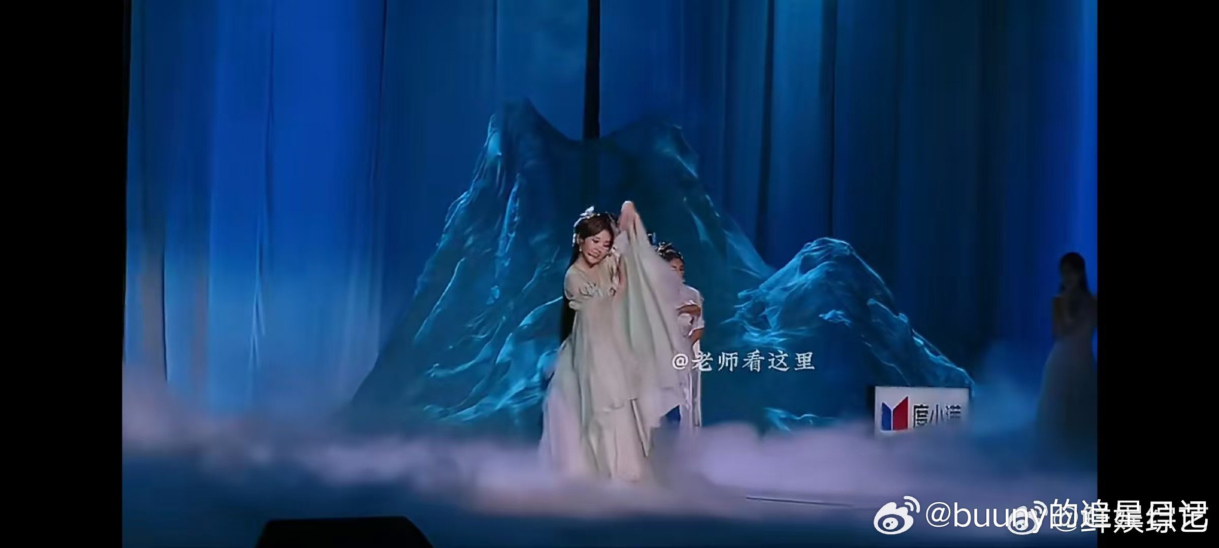 惊鸿一面现场直拍惊鸿一面直拍夯爆了从唱腔到体态都完成蜕变，姐姐们一路稳步成长，惊