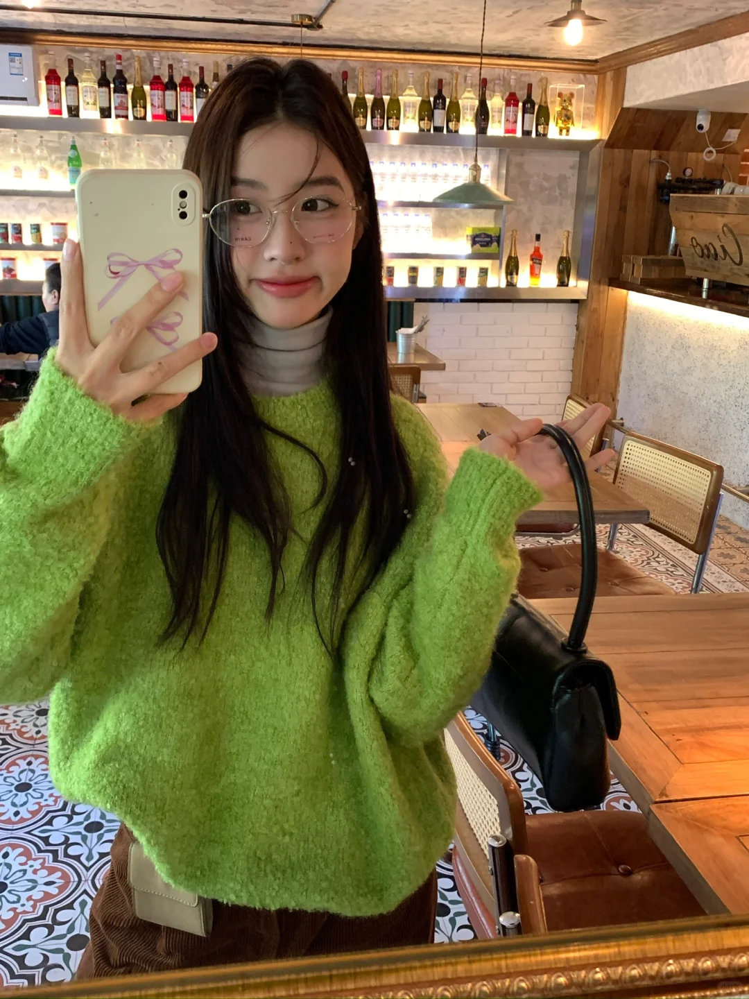秋日里的一抹绿