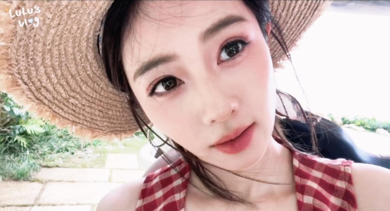 姐姐好美🥰呵呵的手机连接了白鹿的耳机 ​​​