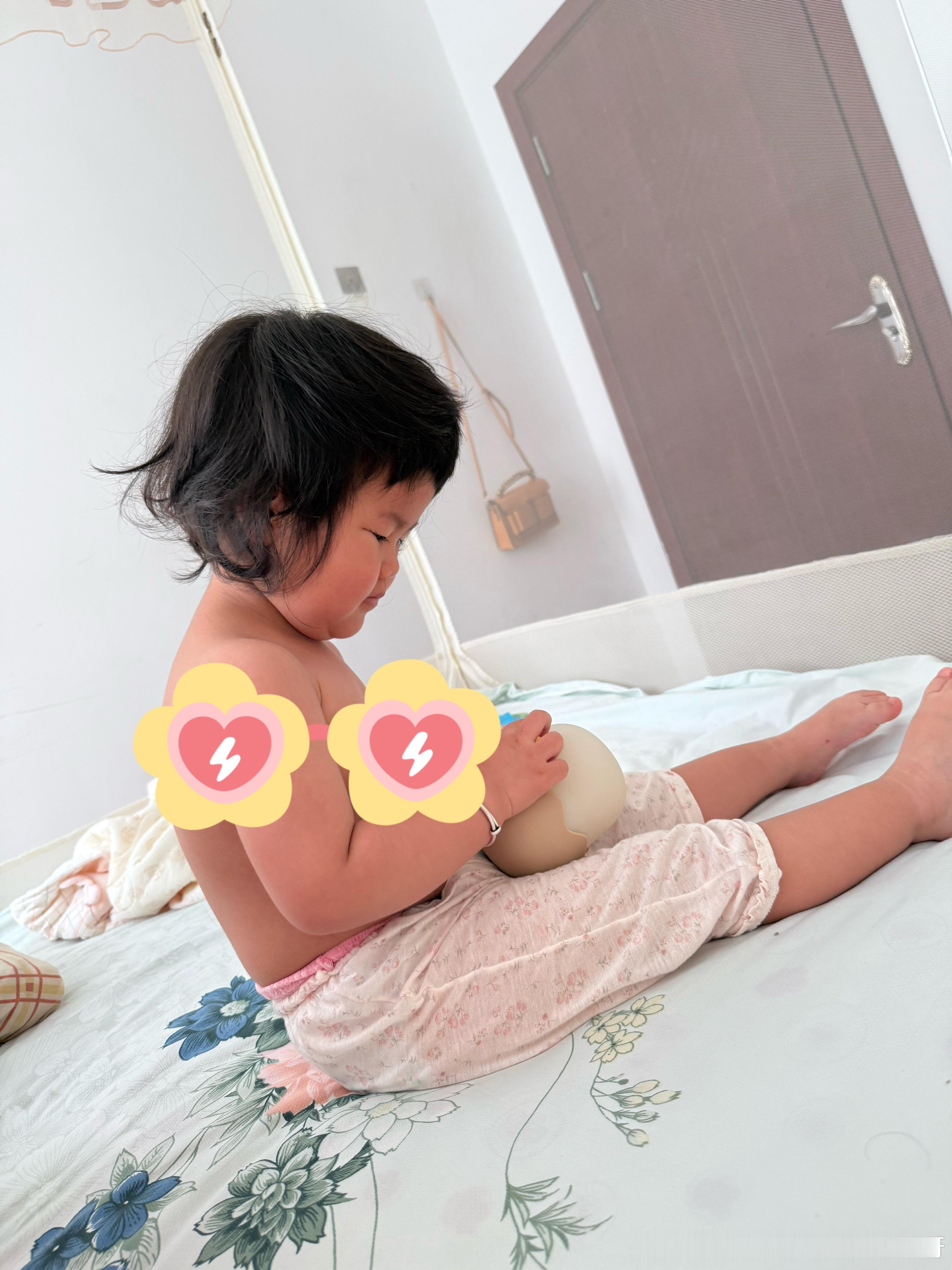 醒了自己坐起来了，我回头一看，衣服呢？？？？ 