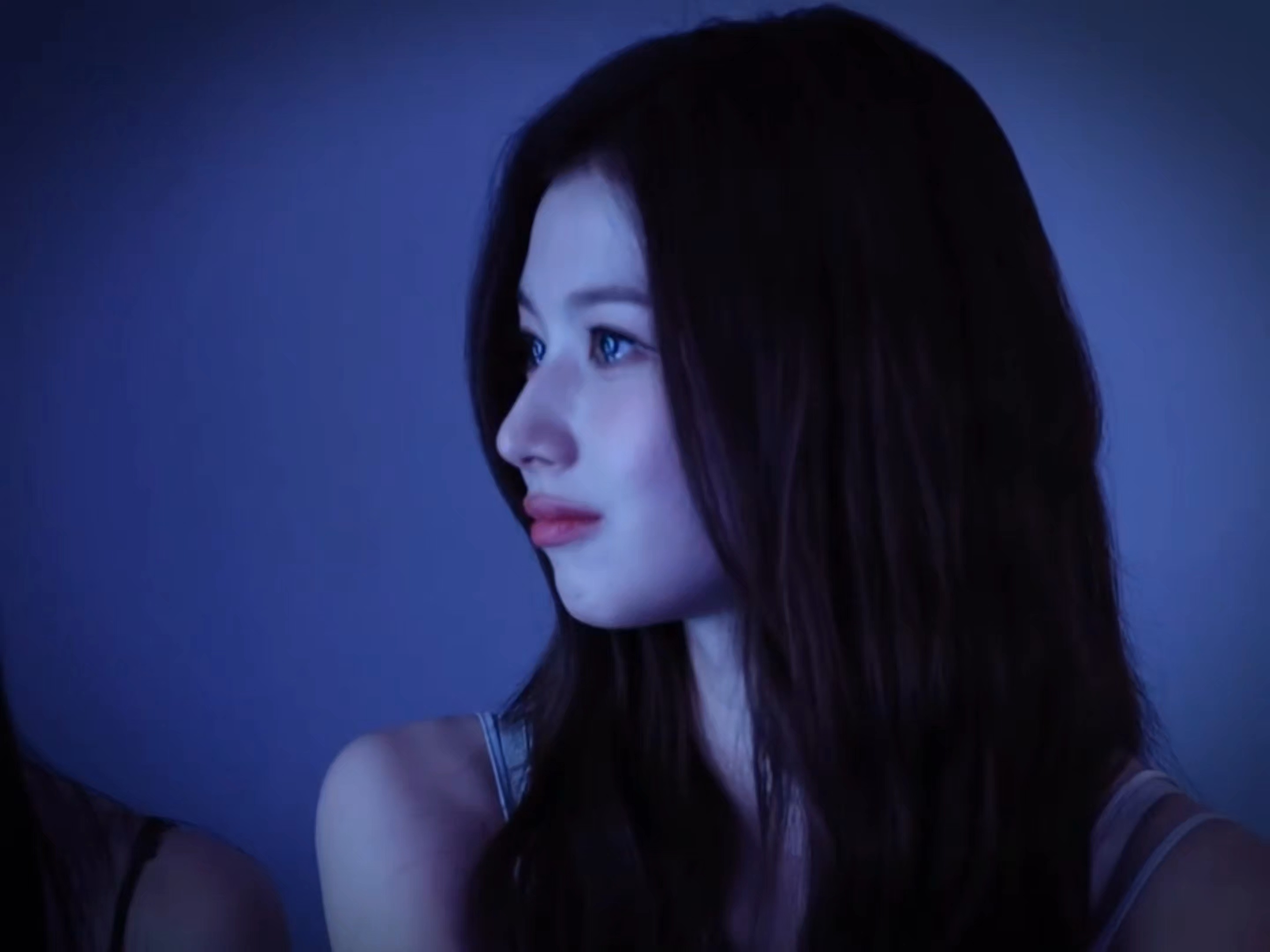 kpop界的双生爱豆 【凑崎纱夏】世人都称赞你的勇气 那我可不可以 爱你哭泣的心