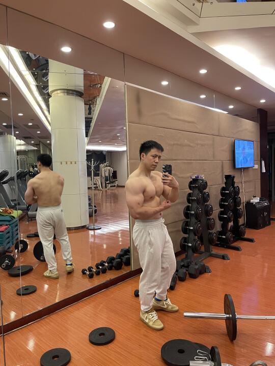 老派的健身房 哈哈打卡一下🤪生蚝真好吃