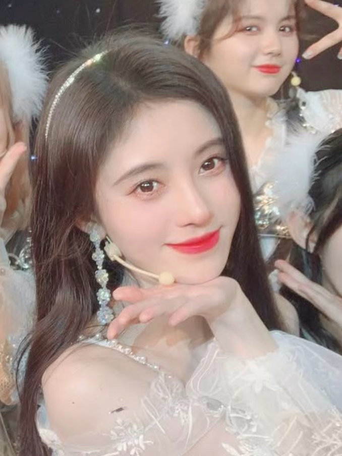 冬日❄️鞠婧祎连水珠都像加上的雀斑鞠婧祎