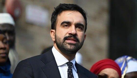 纽约人狂扫枪店：曼达尼赢了，他们先武装自己

祖赫兰·曼达尼宣布胜选的第二天一早