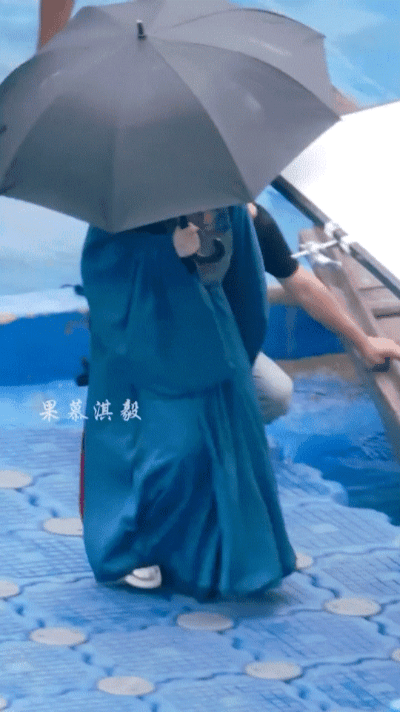 成毅这个屁股墩儿摔的真结实啊 ​​​