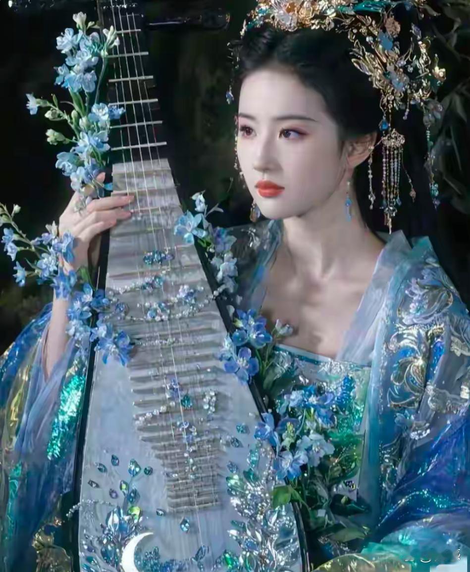神仙姐姐刘亦菲的嫦娥造型直接封神！仙气飘飘美到失语，这才是“仙女下凡”的完美具象