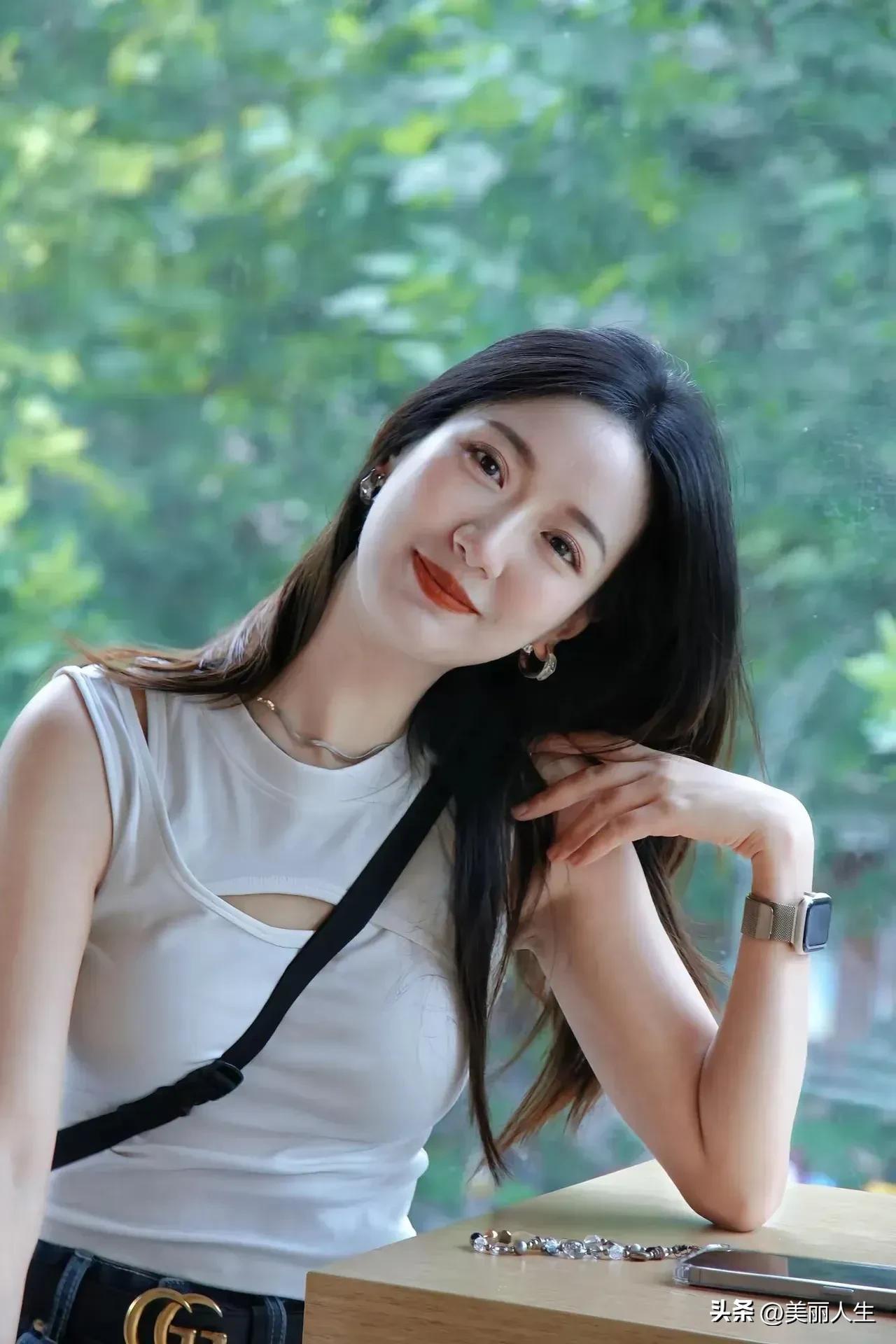 温州，这座充满魅力的城市，以其独特的自然风光、丰富的历史文化底蕴和热情好客的人民