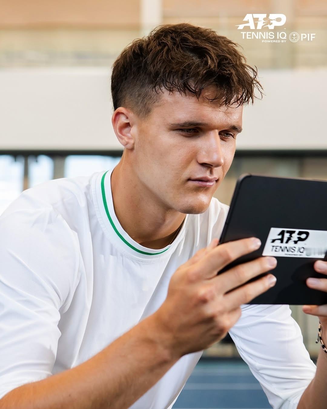 闲来无事，编译了一篇《Tennis》的深度长文，详细介绍了网球的数据革命如何影响