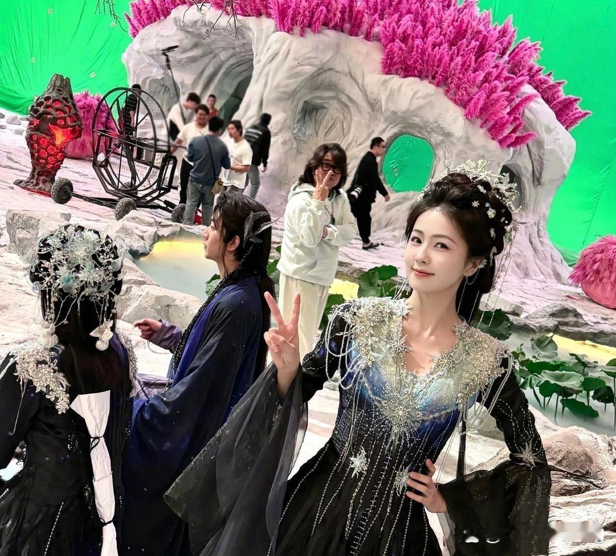 白鹿的替身颜值都快赶上自身了，现在替身标准太高了。 