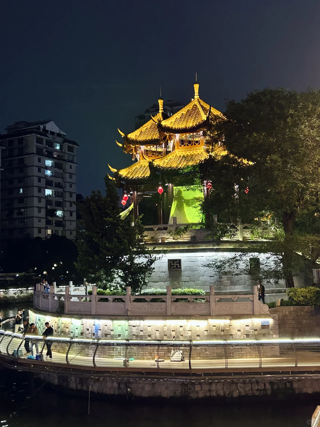 救命！！！成都的夜晚！！好City啊！！！