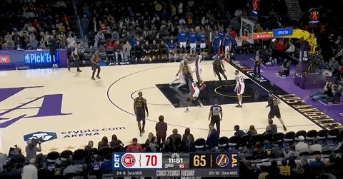 下半场开始，艾顿暴扣，缩小分差到3分！活塞vs湖人