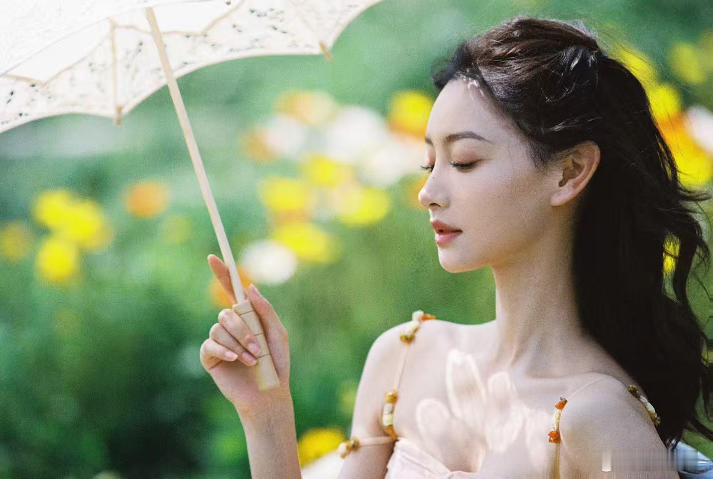 旧手机里突然翻到三年前在玉龙雪山下的🎞️ 