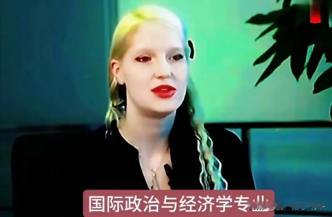 撒贝宁的老婆李白说：“到了中国以后，我想着在这好好上大学，毕业以后回家，你想想，