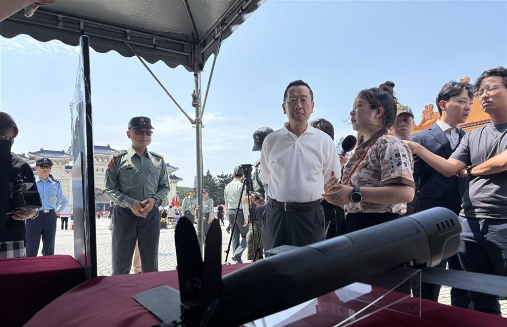 台军这些年在美国施压和指导下，加速构建所谓“不对称战力”，试图用较小成本代价对抗