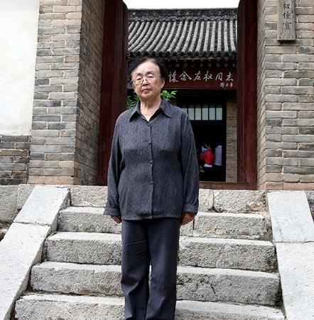 1960年，哈军工院长陈赓办公室冲进一个女孩，她大声问：“凭什么不录取我，我就要