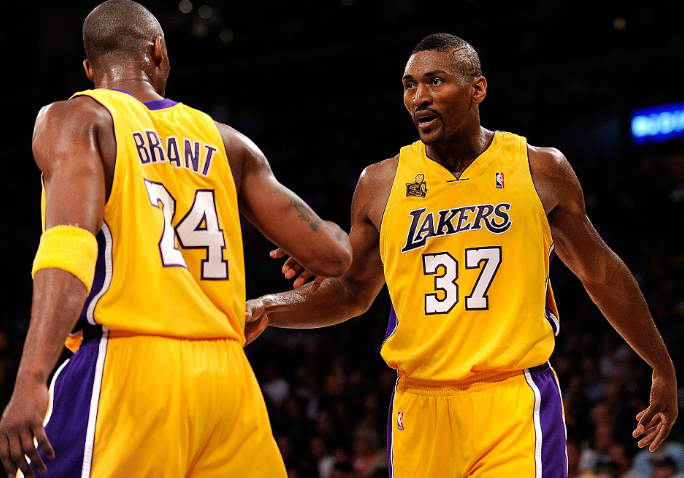 近日，前NBA球员阿泰斯特在《Drink Champs》节目中谈到了科比。阿泰斯
