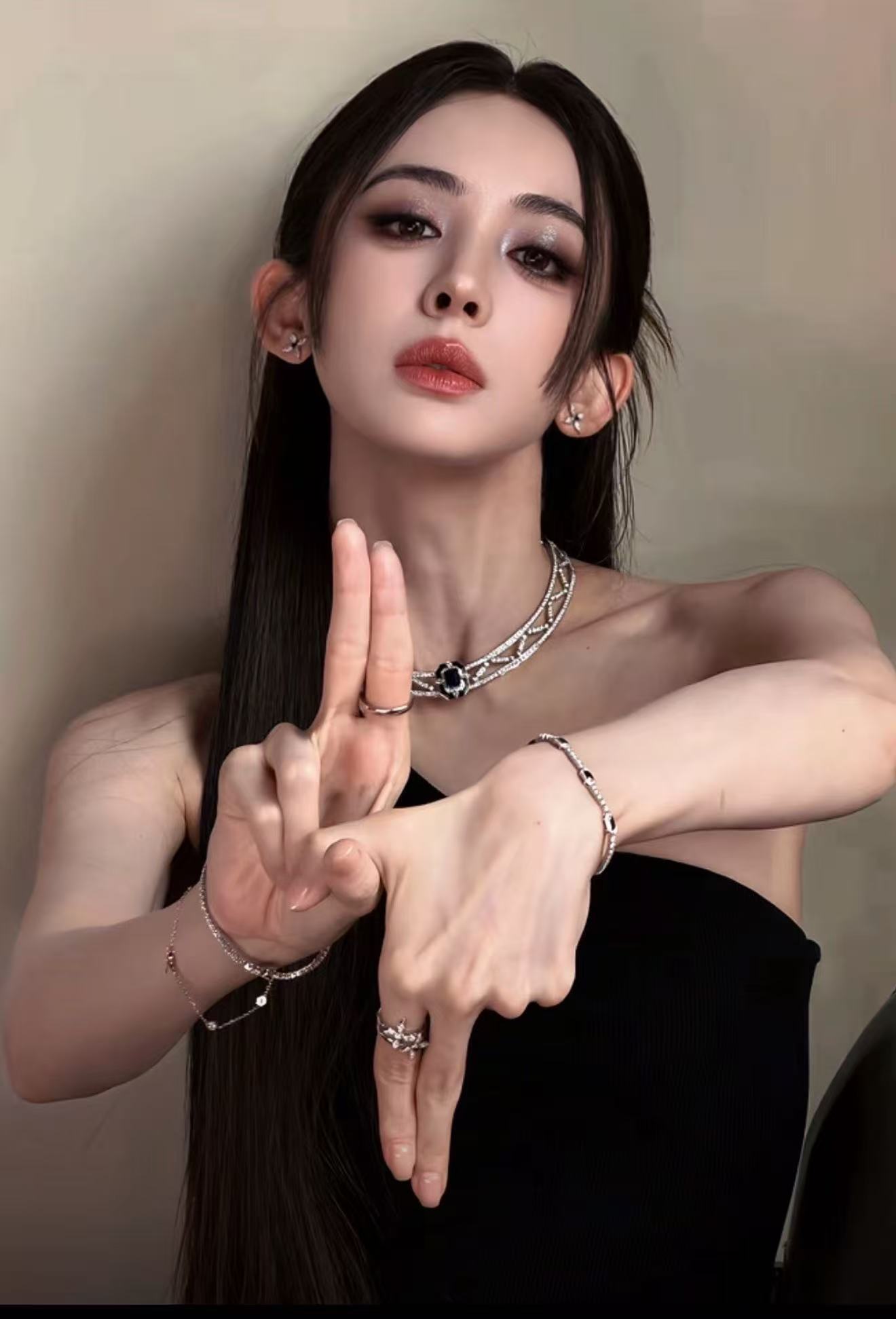 娜扎用男生拍照姿势出片夯爆了！！！！！怎么说！内娱女帝！ 