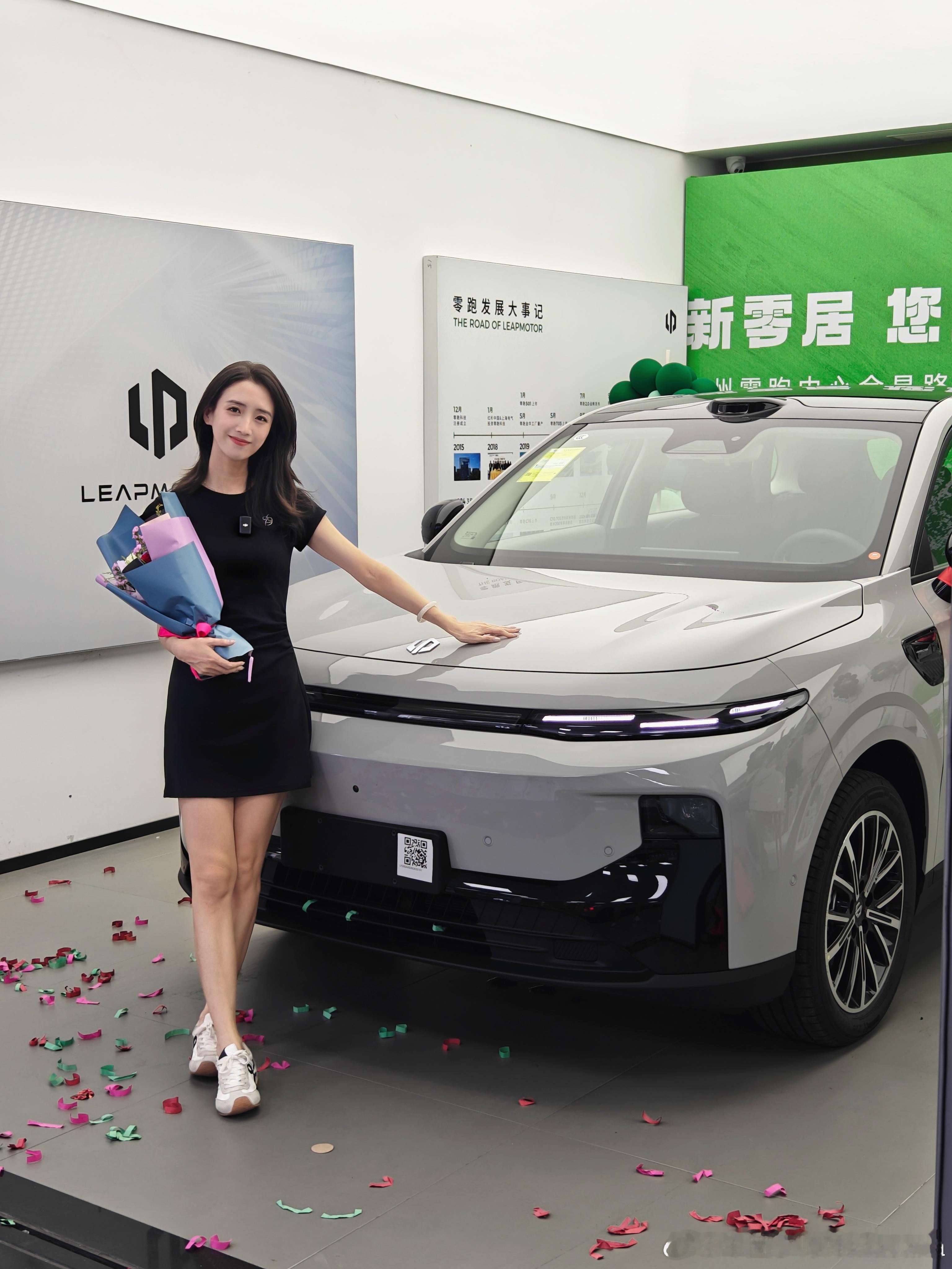提新车啦[心]零跑B10顶配带激光雷达600公里续航，接下来我都会开它，大家关心
