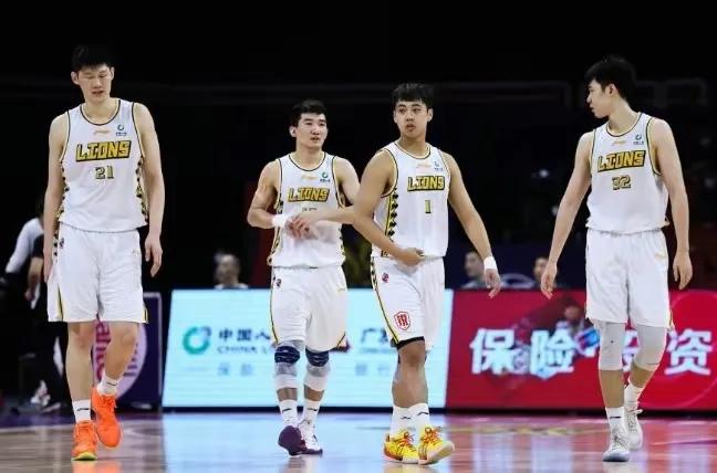 已尽力！胡金秋33+25，詹姆斯12记三分爆砍56+12，广厦2暂停2失误。没有