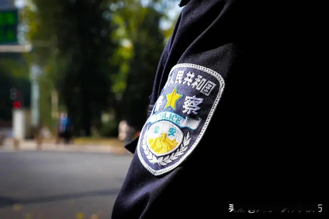 如果警察做卧底，为了获得信任杀人犯法吗?

或许我们并不明白卧底意味着什么，在我