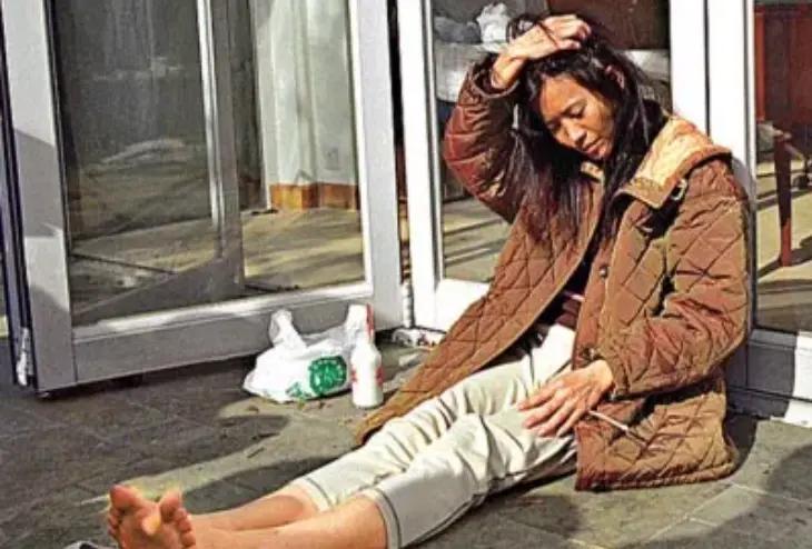 高薪梦碎柬埔寨！患病流落闽女获救 使馆出手太给力
 
轻信“海外高薪”忽悠，福建