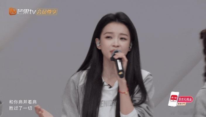 孙怡团全员背了歌词 细节里全是用心🥰孙怡团不仅全员背下歌词，还精准拿捏节奏与情