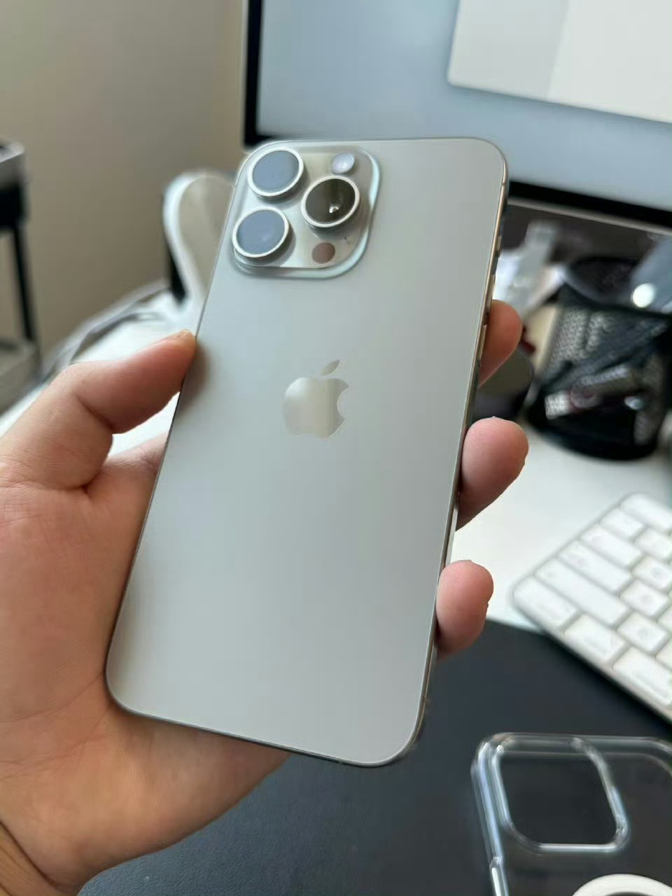 #iPhone好用是刻板印象吗#虽然说大家都跟苹果走，今年好多机器都用上了钛合金