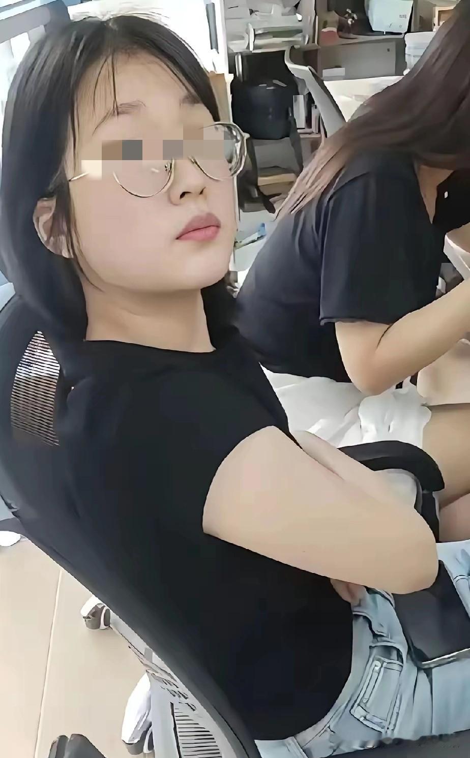 这个姑娘吃干饭，不做人做事！
把所有女人的脸都丟尽了，真是丟脸丟到姥姥家了！
居