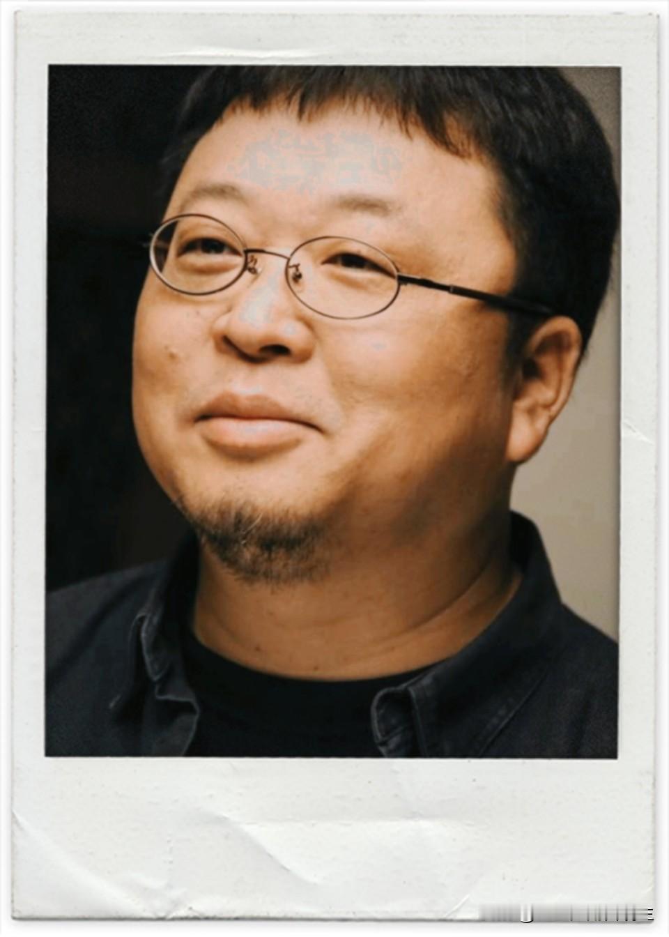 挥一挥衣袖他走了，留下贝贝独自在风中凌乱，目前还在自证清白。
老罗发布消息说“停