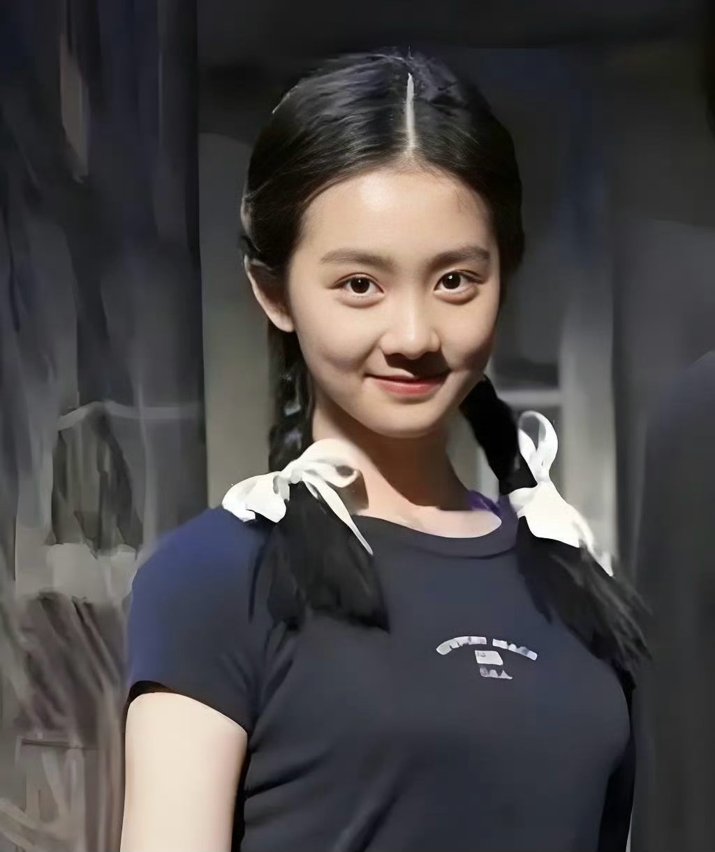 黄多多不是像她妈妈孙莉吗？怎么看都不像刘诗诗啊！[卡皮巴拉][卡皮巴拉][卡皮巴
