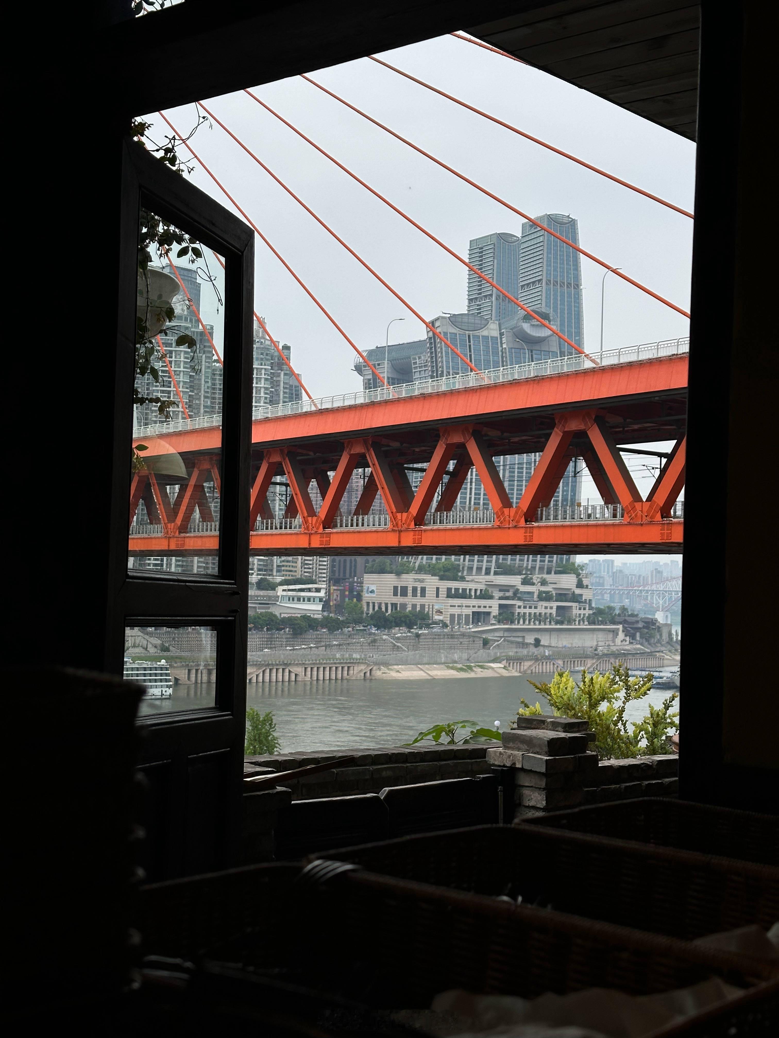 张凌赫帮粉丝调图....又会拍又会修的大帅哥，把小核桃宠成这样... 