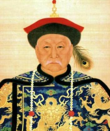 被判了三次死刑，却每次都活下来。手握四十万重兵，天下谁人敢惹，却偏偏在一群十二岁