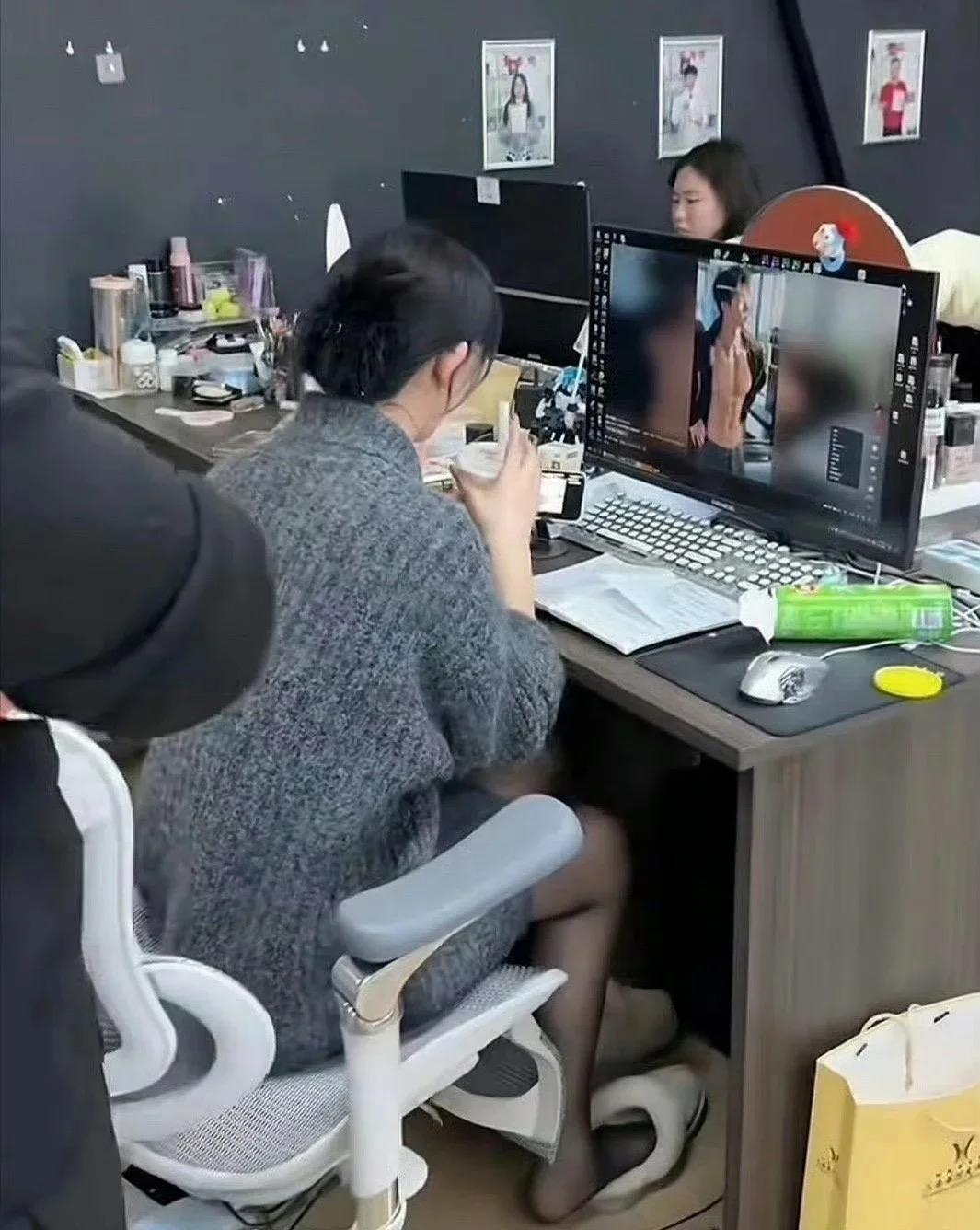 上班看腹肌不好吧