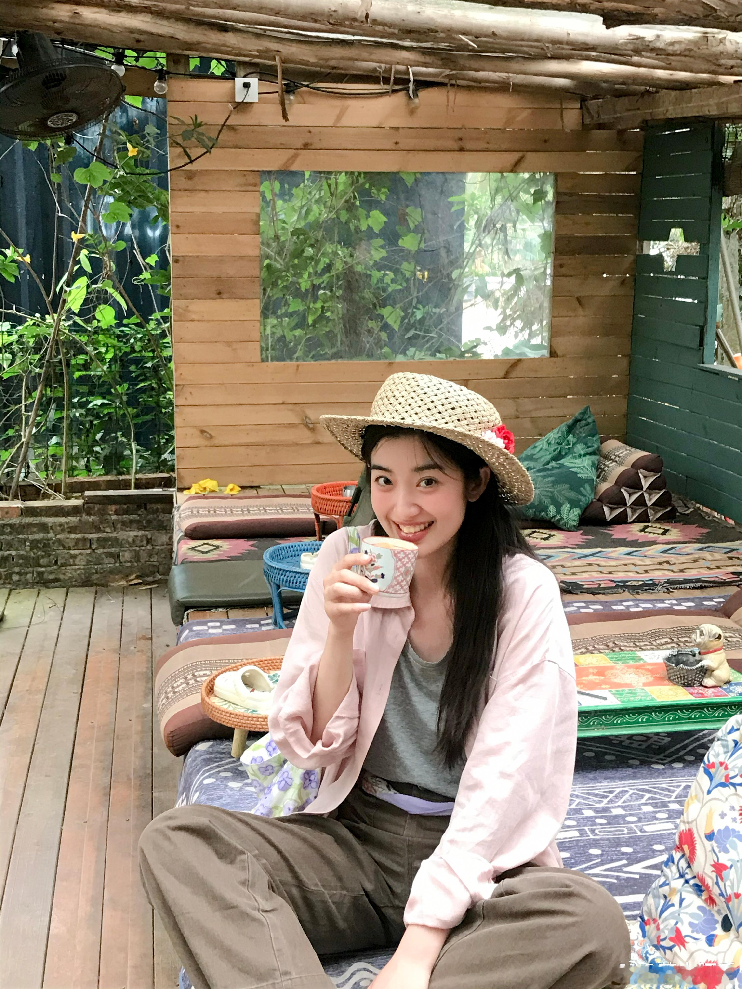 五颜六色的最近☀️🏝️🫐🐱 