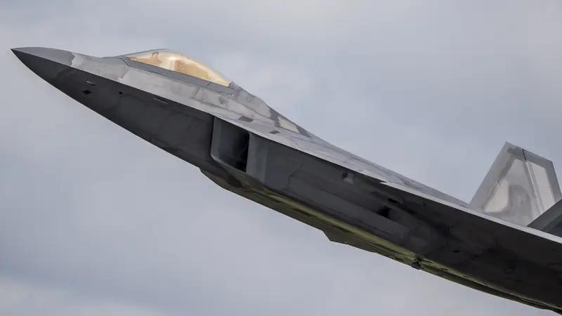 美军F - 22升级方案透露了不少信息。“猛禽2.0”升级包在2026年研讨会上