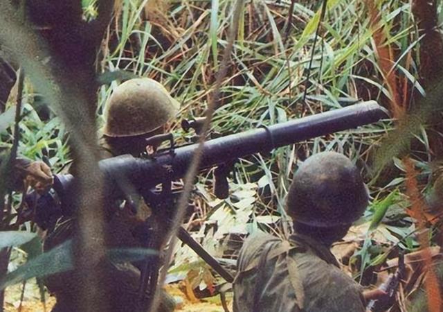 1983年，我军12人遭炮击活埋，幸存的1人在60秒内消灭了46名越军

骆三贵