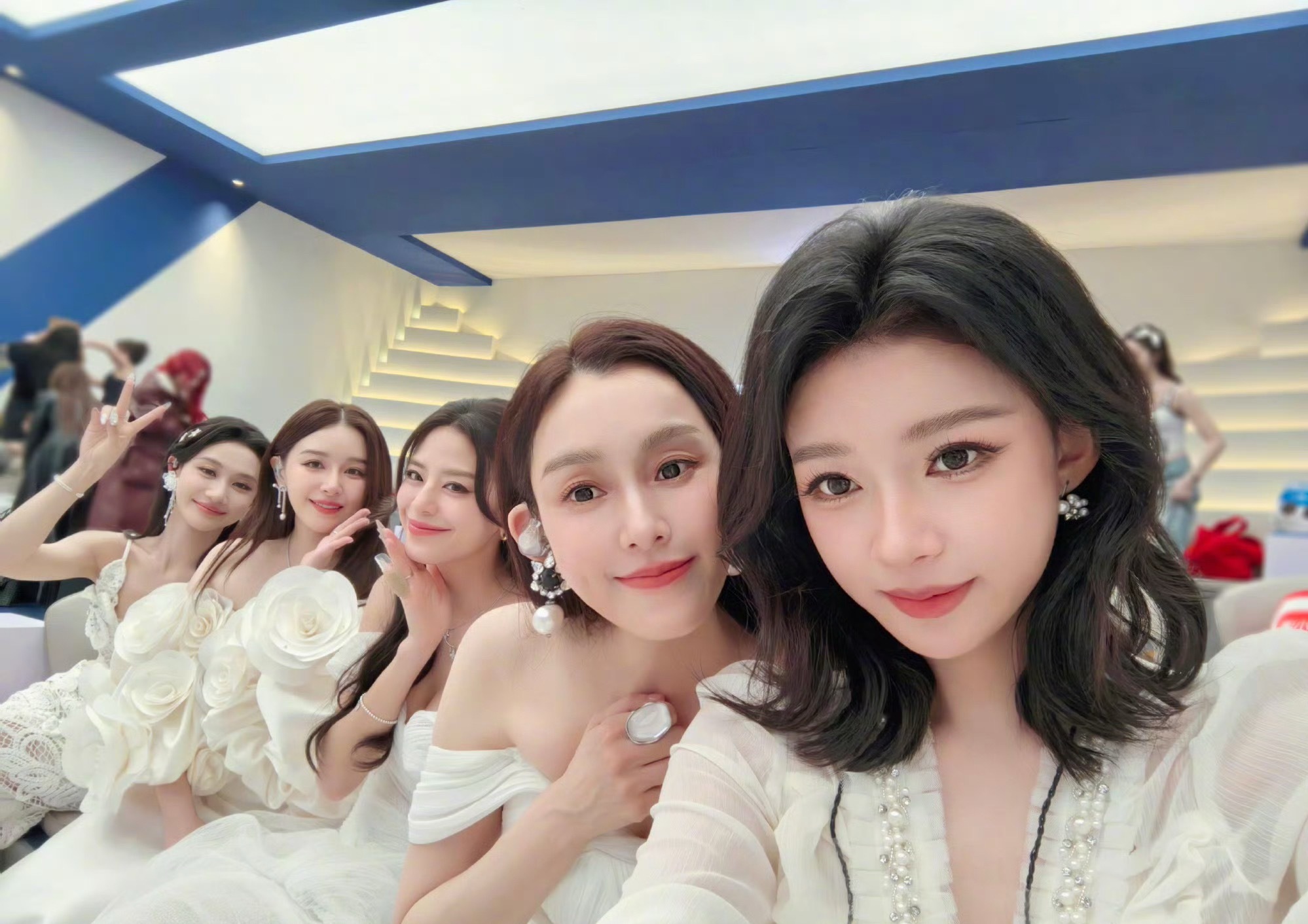 孙怡长文告别三公 女孩子真美好啊，体贴互助惺惺相惜孙怡